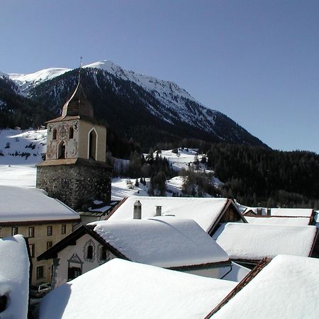 Hotel Weisses Kreuz Bergün Extérieur photo