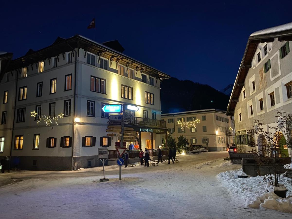 Hotel Weisses Kreuz Bergün Extérieur photo