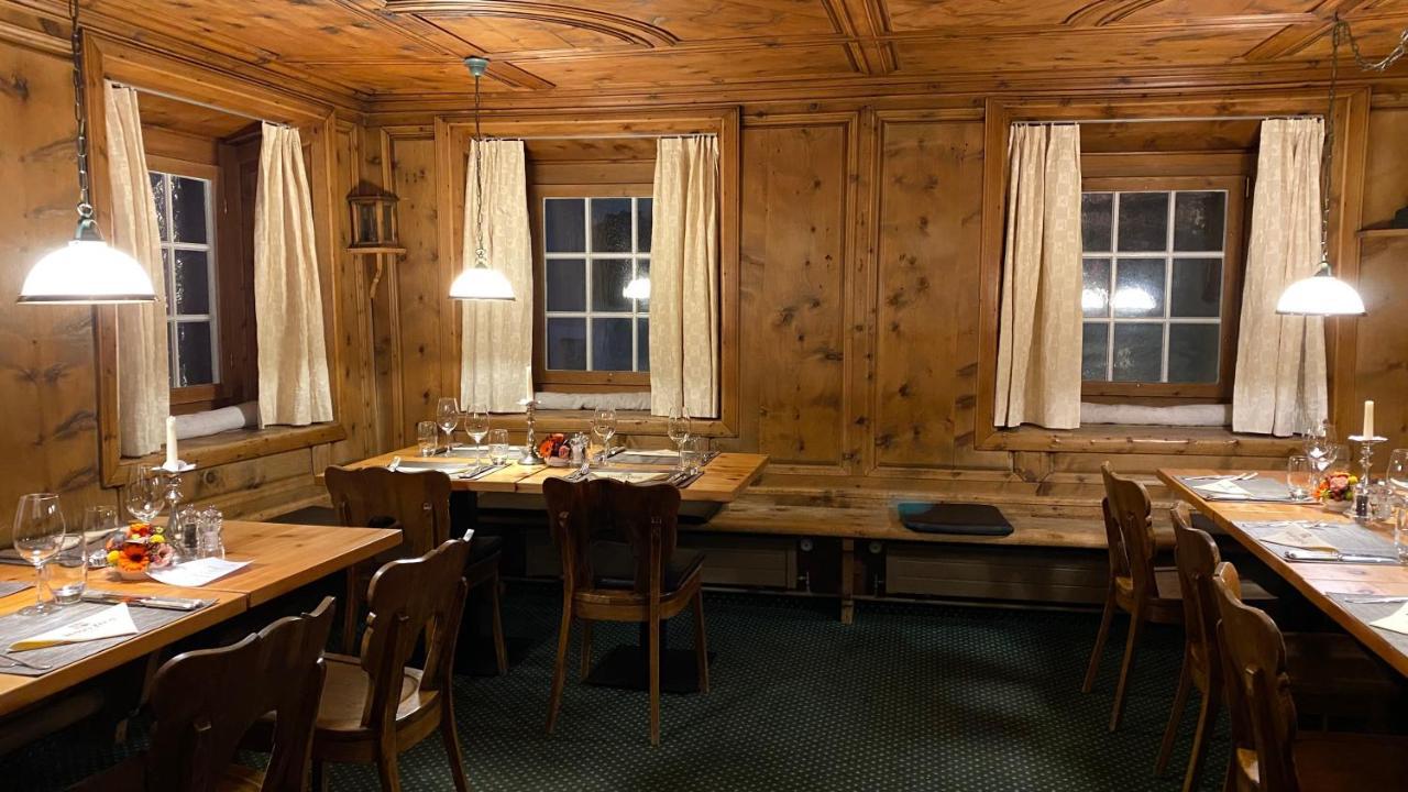 Hotel Weisses Kreuz Bergün Extérieur photo