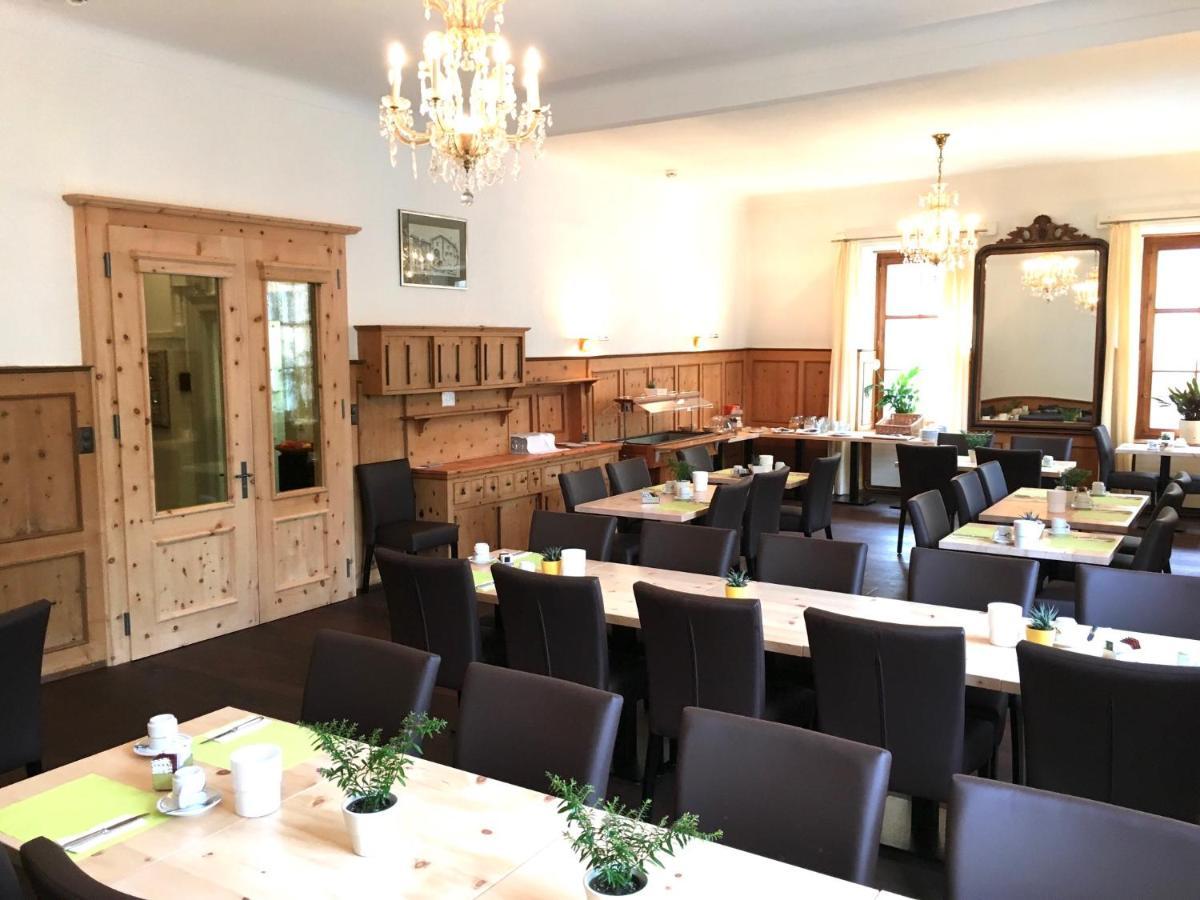 Hotel Weisses Kreuz Bergün Extérieur photo