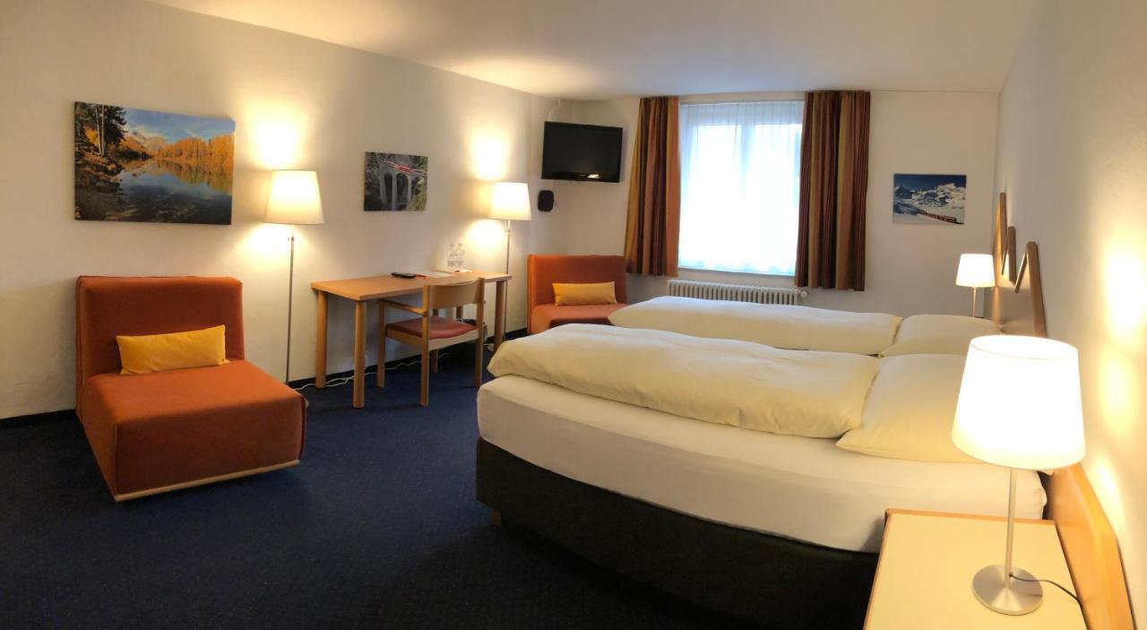 Hotel Weisses Kreuz Bergün Extérieur photo
