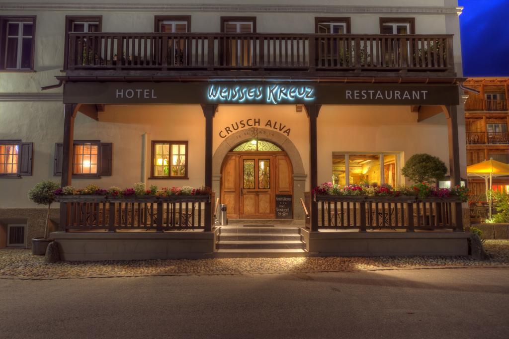 Hotel Weisses Kreuz Bergün Extérieur photo