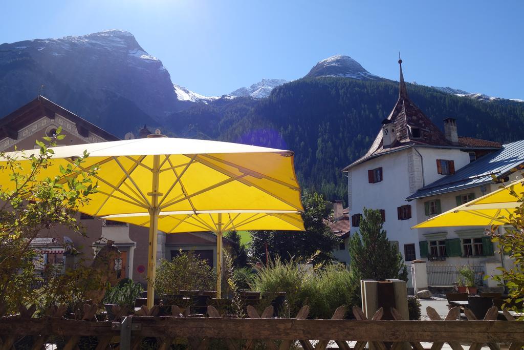 Hotel Weisses Kreuz Bergün Extérieur photo